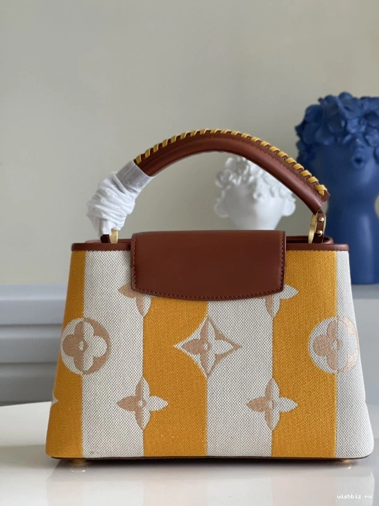 WIS BB CAPUCINES LOUIS VUITTON 0817